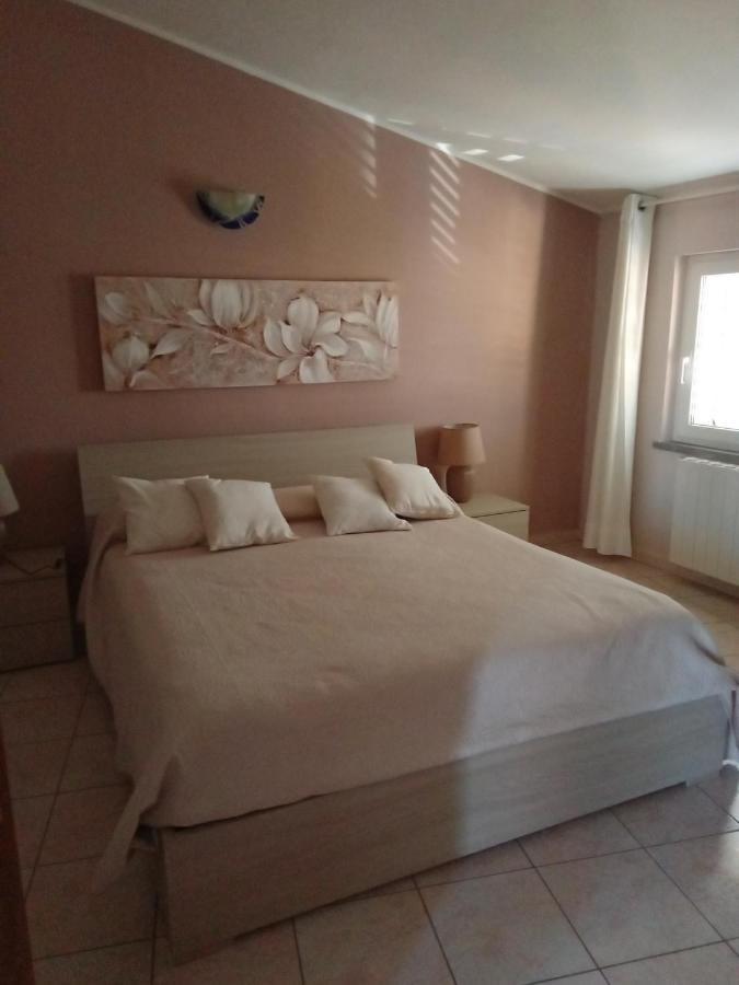 Casa Vacanza Le 2 Isole Suni Ngoại thất bức ảnh