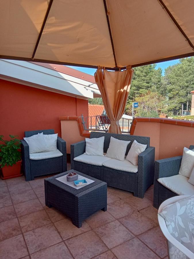 Casa Vacanza Le 2 Isole Suni Ngoại thất bức ảnh