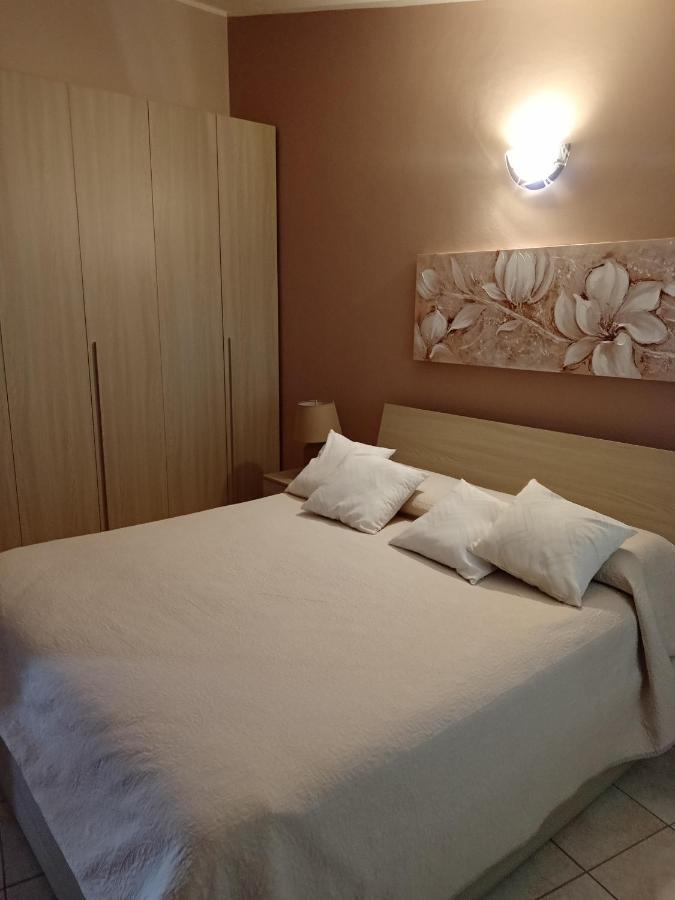 Casa Vacanza Le 2 Isole Suni Ngoại thất bức ảnh